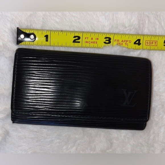 Louis Vuitton Epi Key Holder - Picture 2 of 12